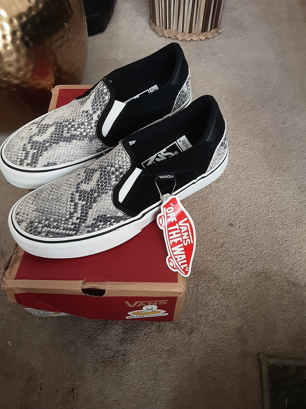 NWT Vans Classic Slip-On Sneakers in Snake Print and Black